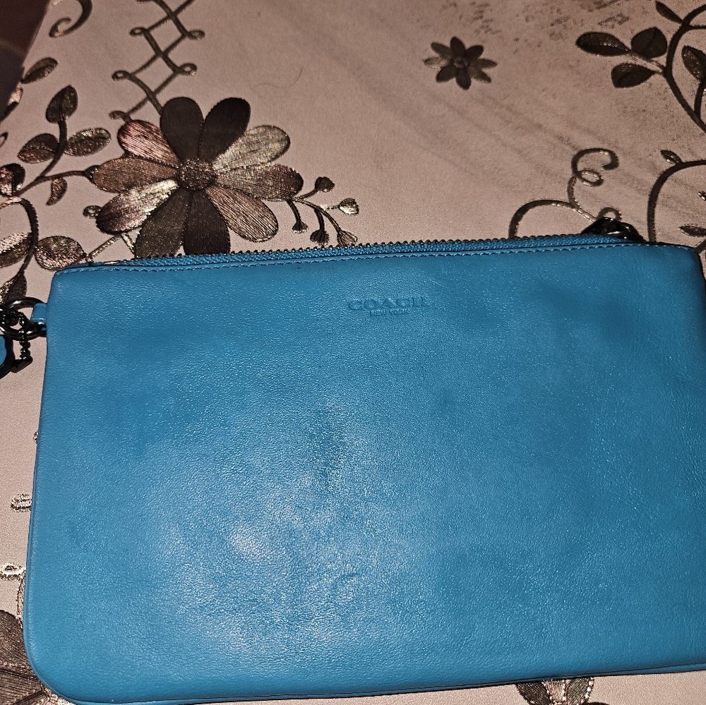 Coach New York Teal Zip Pouch Wristlet - Picture 2 of 5